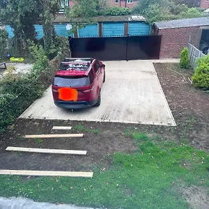 Holiday home Spacious 3bhk Near Heathrow, Cranford